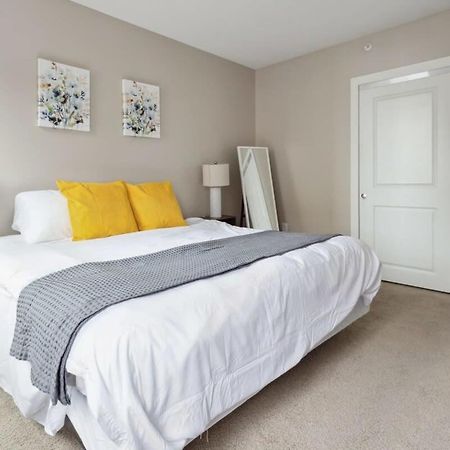 Апартаменти 2Br Downtown Luxury Getaway Детройт Екстер'єр фото