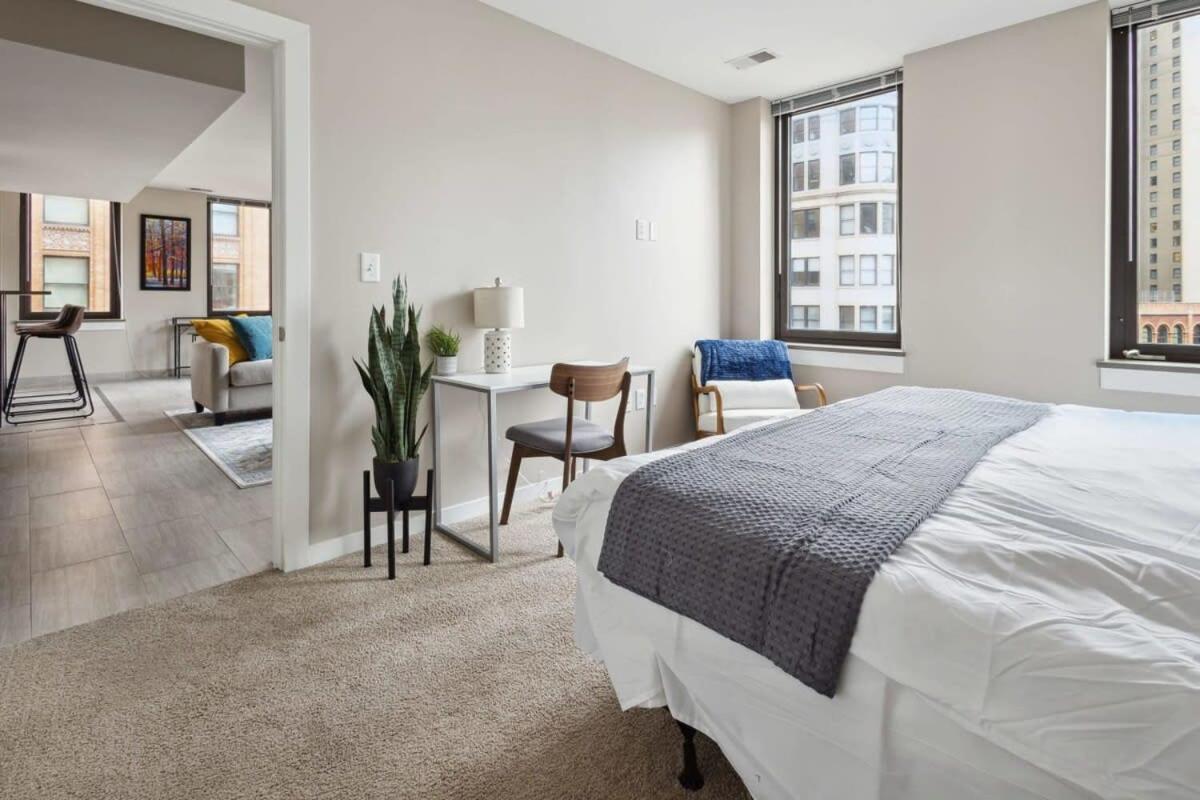 Апартаменти 2Br Downtown Luxury Getaway Детройт Екстер'єр фото