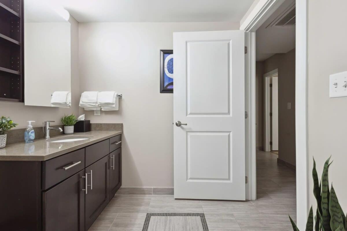 Апартаменти 2Br Downtown Luxury Getaway Детройт Екстер'єр фото