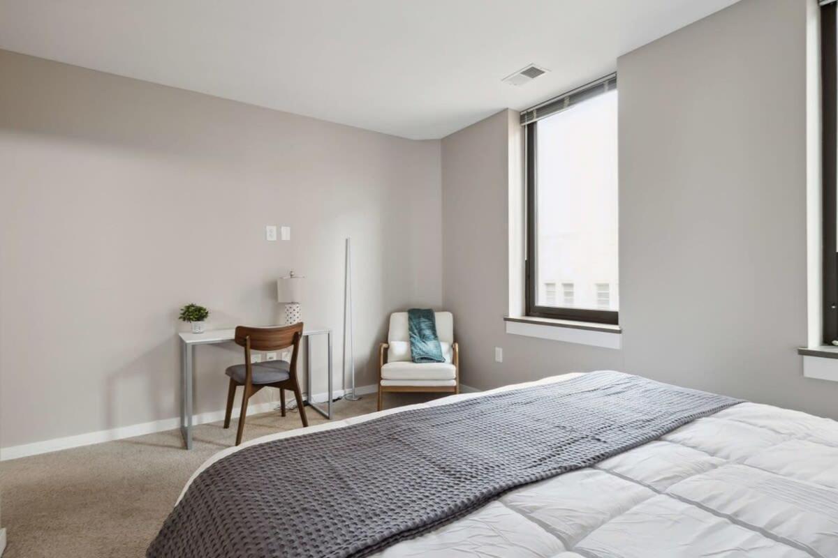 Апартаменти 2Br Downtown Luxury Getaway Детройт Екстер'єр фото
