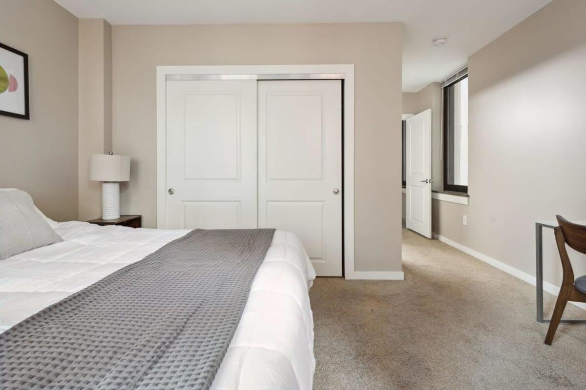 Апартаменти 2Br Downtown Luxury Getaway Детройт Екстер'єр фото