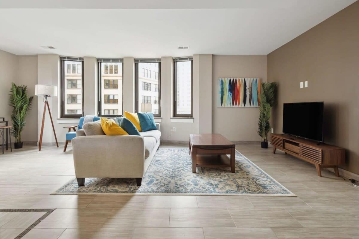 Апартаменти 2Br Downtown Luxury Getaway Детройт Екстер'єр фото