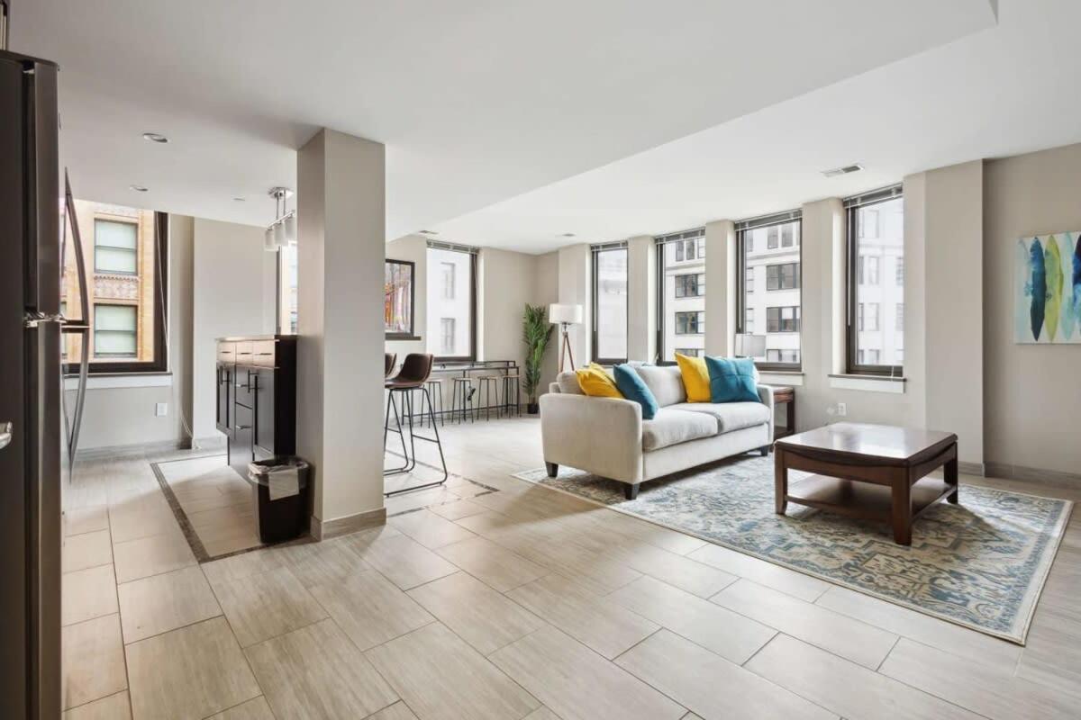 Апартаменти 2Br Downtown Luxury Getaway Детройт Екстер'єр фото