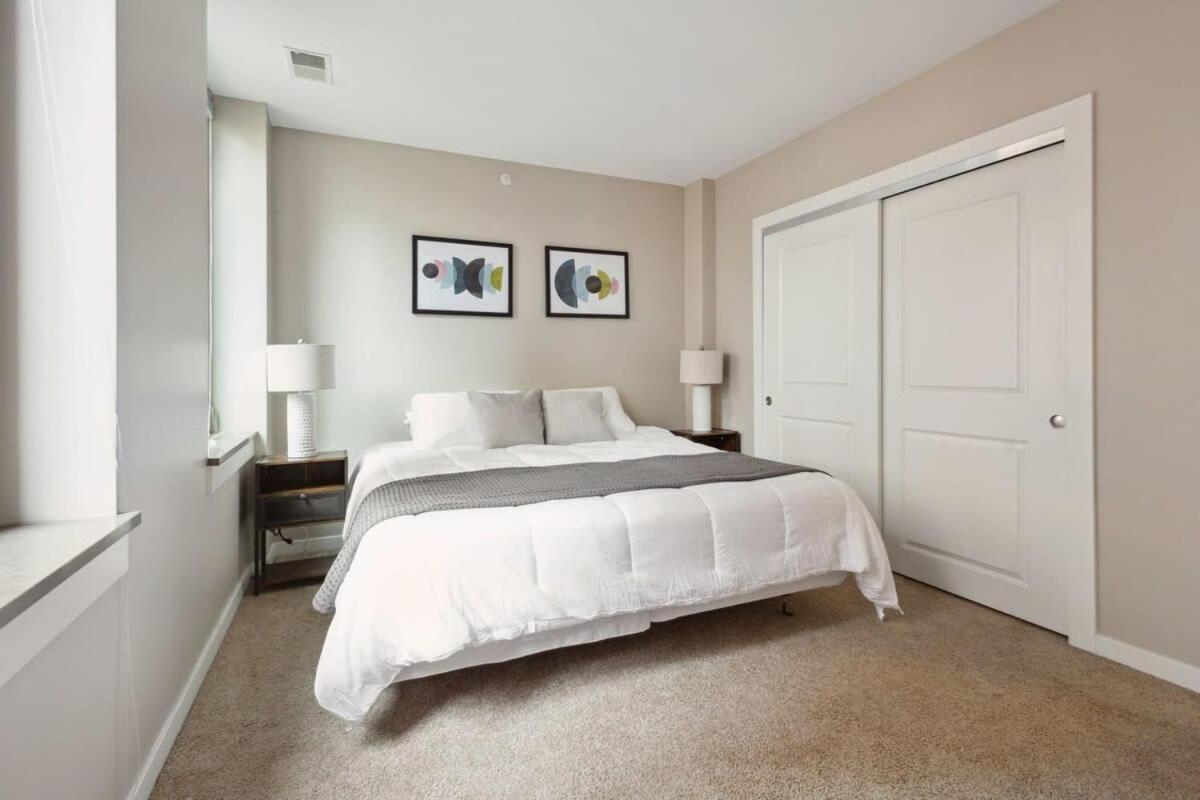 Апартаменти 2Br Downtown Luxury Getaway Детройт Екстер'єр фото