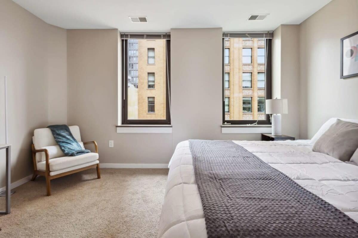 Апартаменти 2Br Downtown Luxury Getaway Детройт Екстер'єр фото