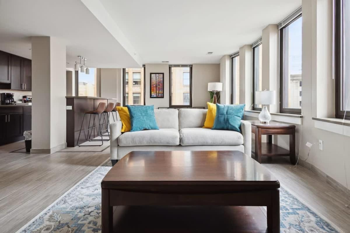 Апартаменти 2Br Downtown Luxury Getaway Детройт Екстер'єр фото